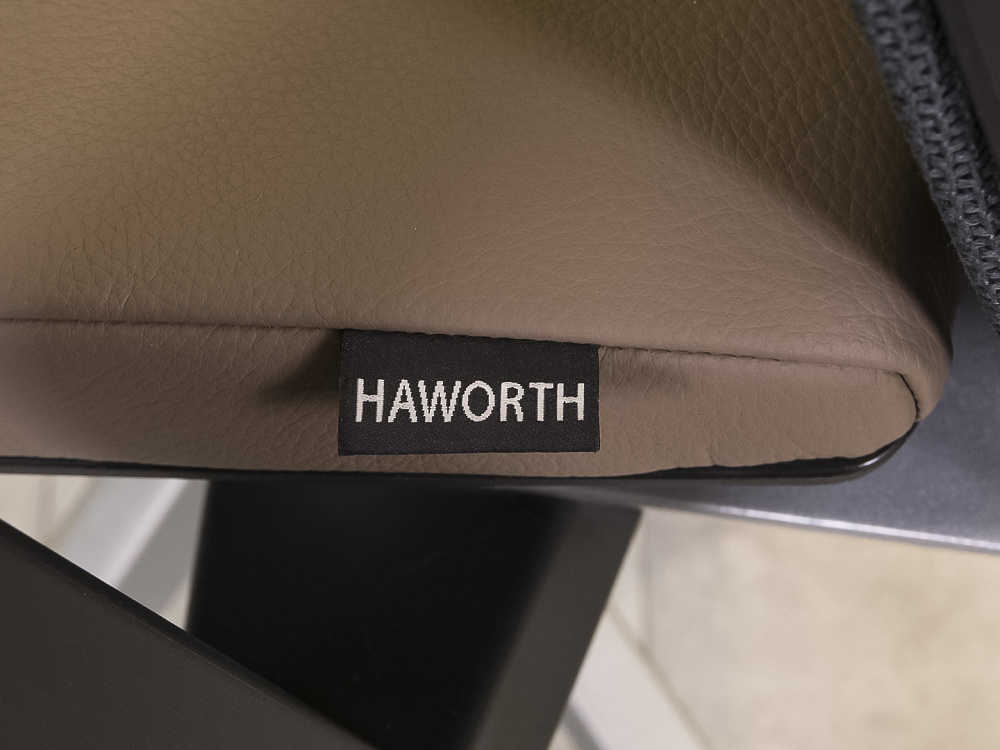 Офисное кресло руководителя на колесах Very HAWORTH Кожа Коричневый США  КРКК-17125