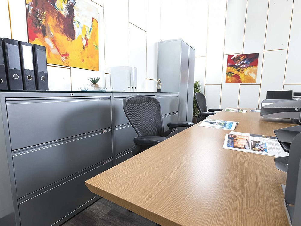 Комплект офисной мебели Herman Miller 3 200х1 800х1 000 ЛДСП Орех   (КОМХ1-16082)