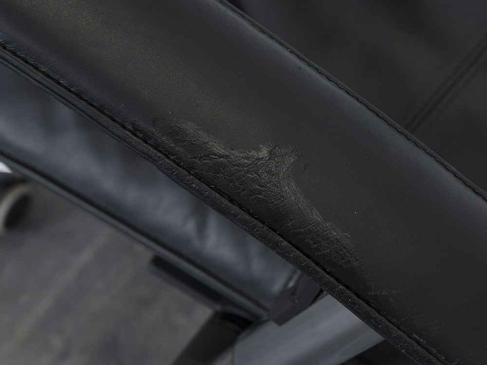 Офисное кресло руководителя  SATO Кожа Черный Tiger A  (КРКЧ1-02070)