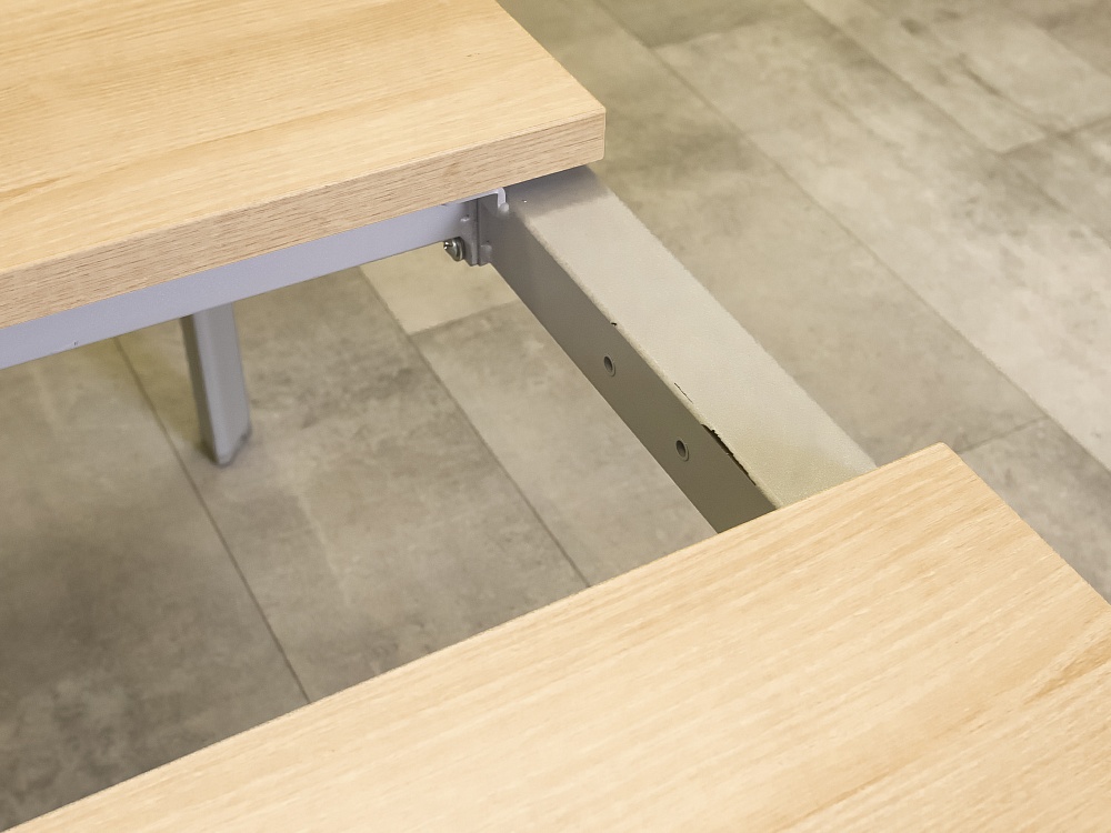 Комплект офисной мебели стол с тумбой  ЛДСП Клен  ГКВ-02036