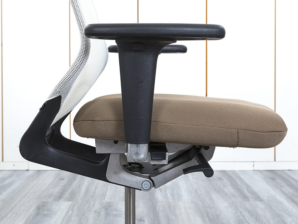 Офисное кресло для персонала  VITRA Сетка Белый   (КПСБ1-21113)