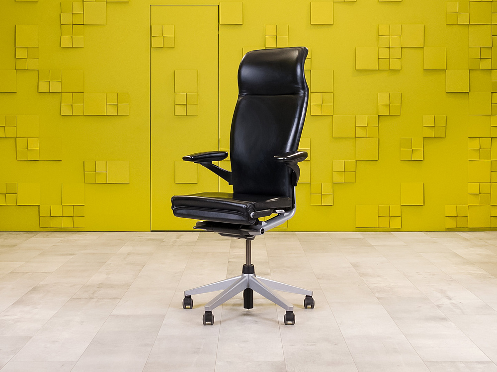 Офисное кресло руководителя на колесах Comforto HAWORTH Кожа Чёрный Германия_КРКЧ-11031