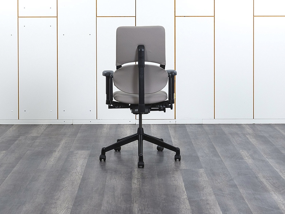 Офисное кресло руководителя  SteelCase Кожа Бежевый Please 1  (КРКБ-05102)